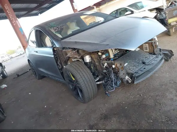 7SAXCBE69NF352875 2022 TESLA MODEL X - Image 1
