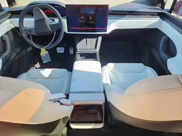 7SAXCBE69RF437771 2024 TESLA MODEL X - Image 8