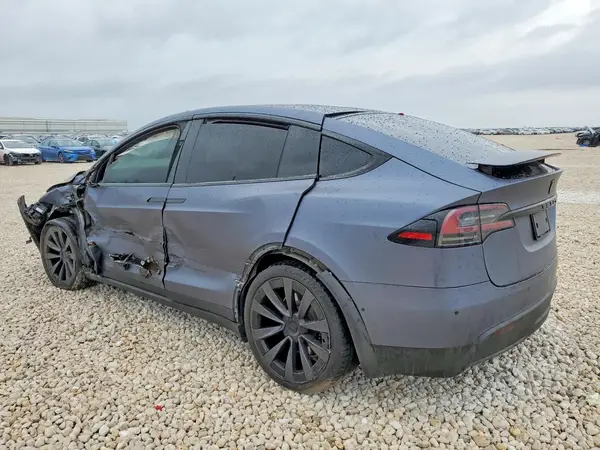 7SAXCBE6XNF334501 2022 TESLA MODEL X - Image 2