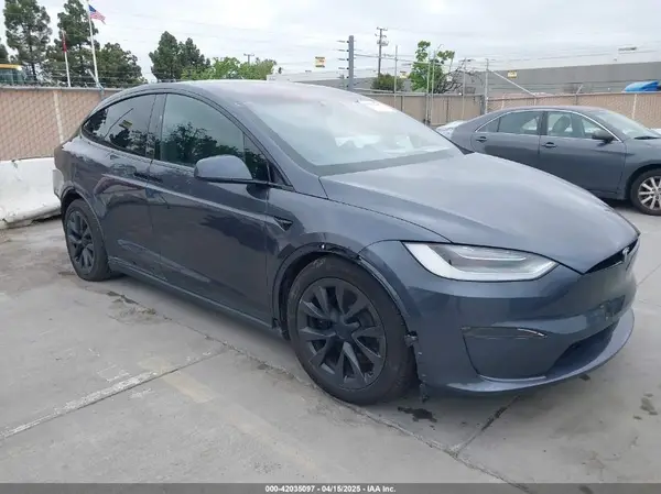 7SAXCBE6XNF337687 2022 TESLA MODEL X - Image 1