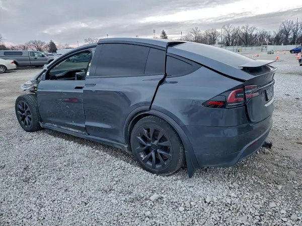 7SAXCBE6XNF345045 2022 TESLA MODEL X - Image 2