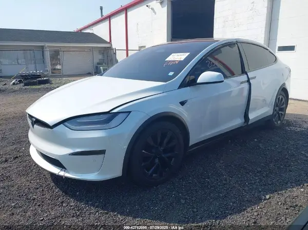 7SAXCBE6XNF354943 2022 TESLA MODEL X - Image 2