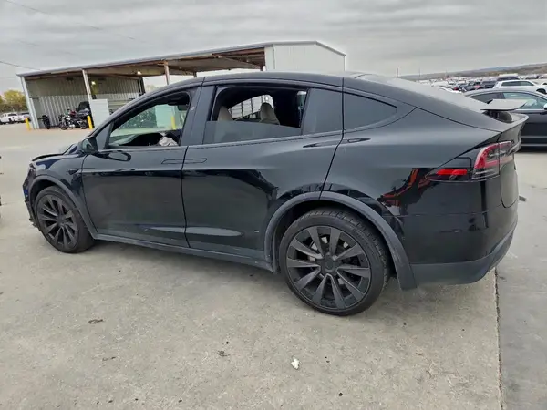 7SAXCBE6XPF374998 2023 TESLA MODEL X - Image 2