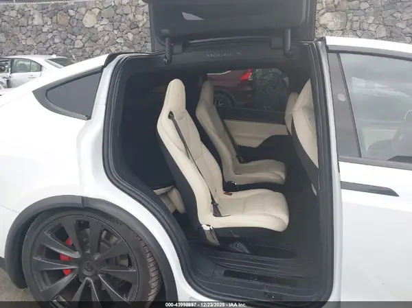 7SAXCBE6XPF404940 2023 TESLA MODEL X - Image 8