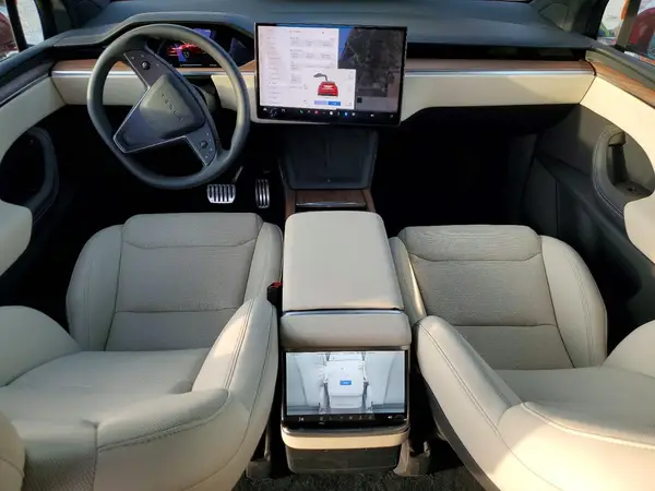 7SAXCDE50SF469498 2025 TESLA MODEL X - Image 8