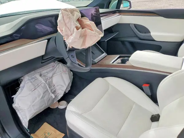 7SAXCDE51NF335684 2022 TESLA MODEL X - Image 8