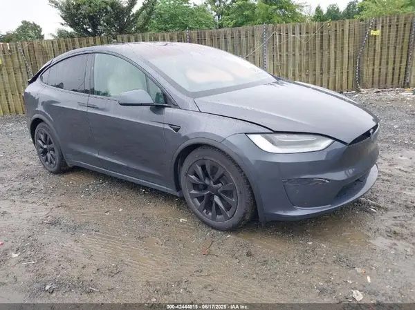7SAXCDE51NF337869 2022 TESLA MODEL X - Image 1