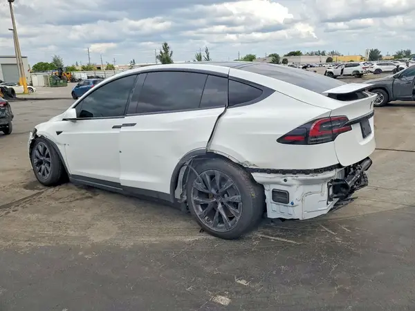 7SAXCDE51NF343798 2022 TESLA MODEL X - Image 2