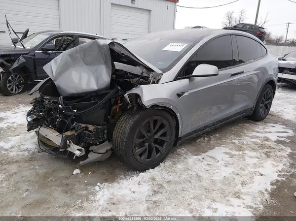 7SAXCDE51SF470028 2025 TESLA MODEL X - Image 2