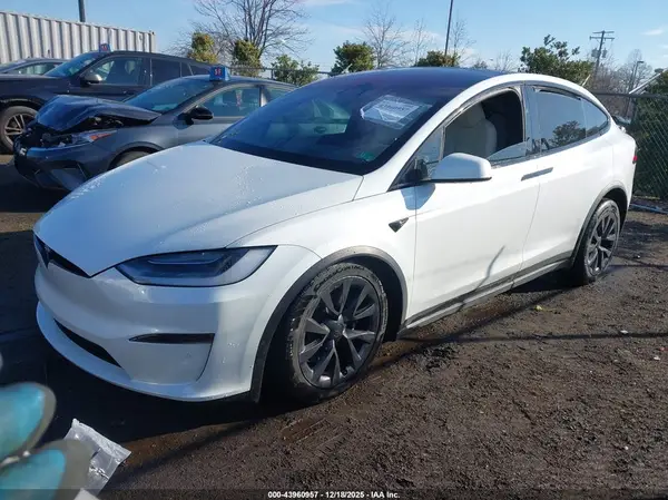 7SAXCDE52PF370365 2023 TESLA MODEL X - Image 2