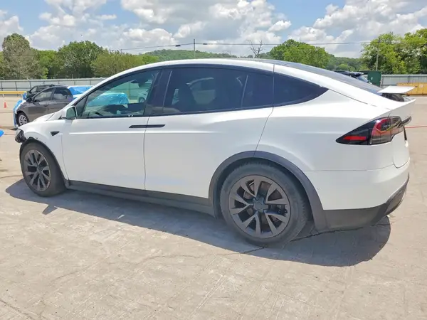 7SAXCDE52PF375985 2023 TESLA MODEL X - Image 2