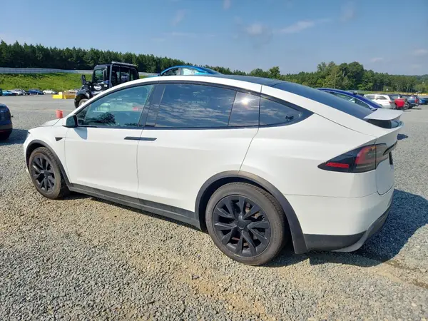 7SAXCDE53PF395436 2023 TESLA MODEL X - Image 2