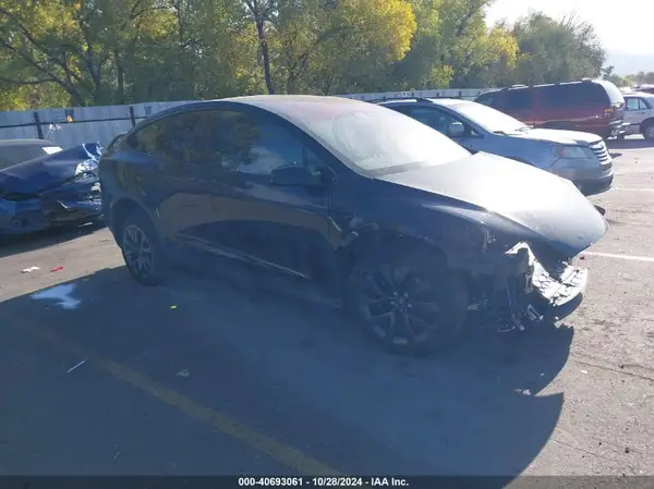 7SAXCDE54RF444663 2024 TESLA MODEL X - Image 1