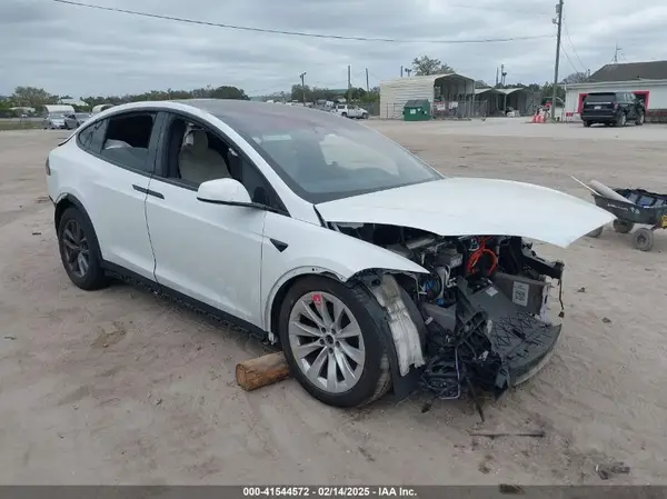 7SAXCDE55NF360393 2022 TESLA MODEL X - Image 1
