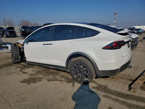 7SAXCDE55PF417579 2023 TESLA MODEL X - Image 2