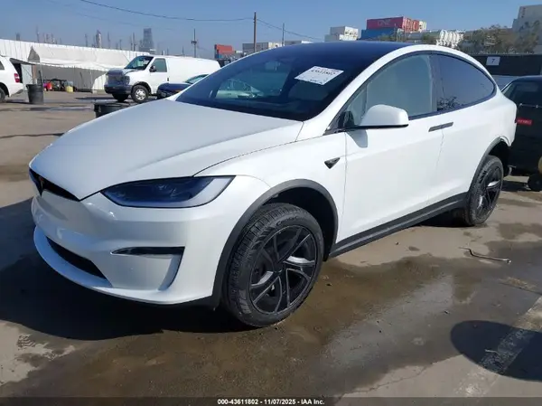 7SAXCDE55TF474455 2026 TESLA MODEL X - Image 2