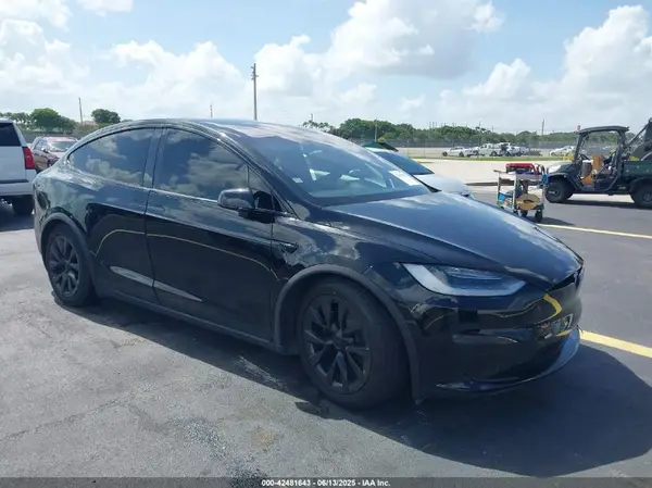 7SAXCDE56NF339696 2022 TESLA MODEL X - Image 1