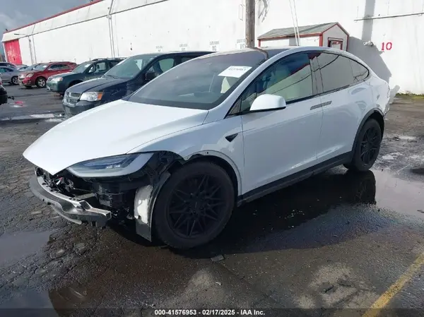 7SAXCDE56NF360208 2022 TESLA MODEL X - Image 2