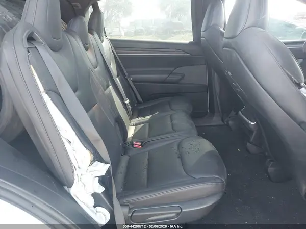7SAXCDE56RF435060 2024 TESLA MODEL X - Image 8
