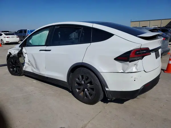7SAXCDE57PF377201 2023 TESLA MODEL X - Image 2