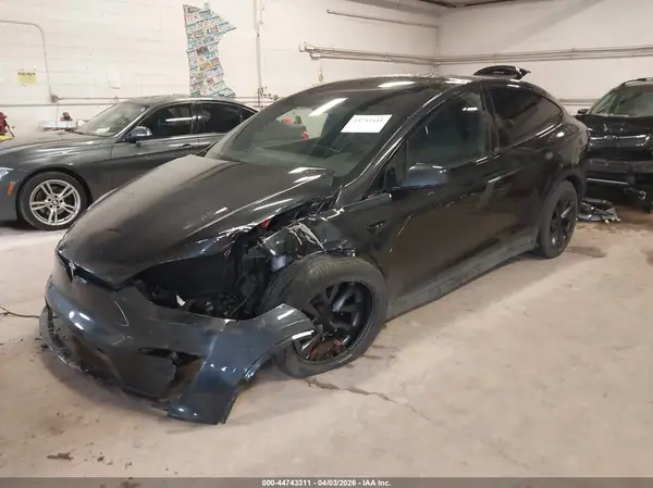 7SAXCDE57RF443443 2024 TESLA MODEL X - Image 2