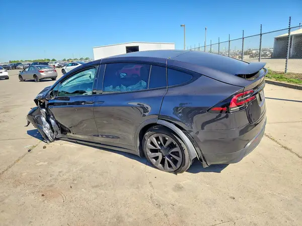 7SAXCDE57RF444592 2024 TESLA MODEL X - Image 2