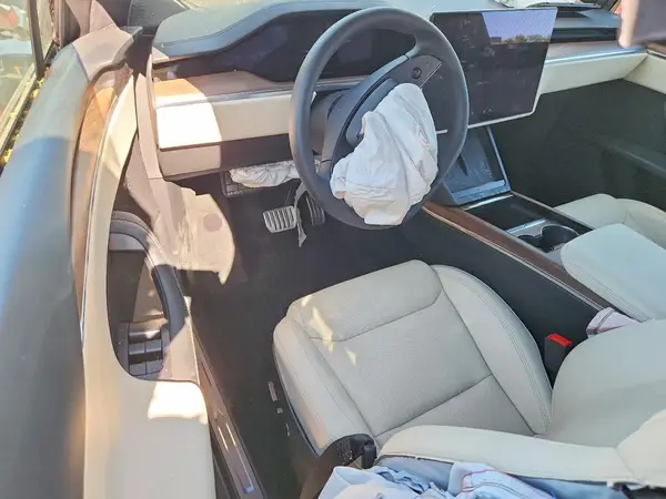 7SAXCDE57RF444592 2024 TESLA MODEL X - Image 8