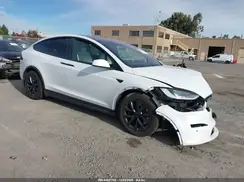 7SAXCDE58NF349792 2022 TESLA MODEL X
