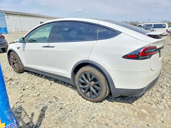 7SAXCDE58NF360310 2022 TESLA MODEL X - Image 2