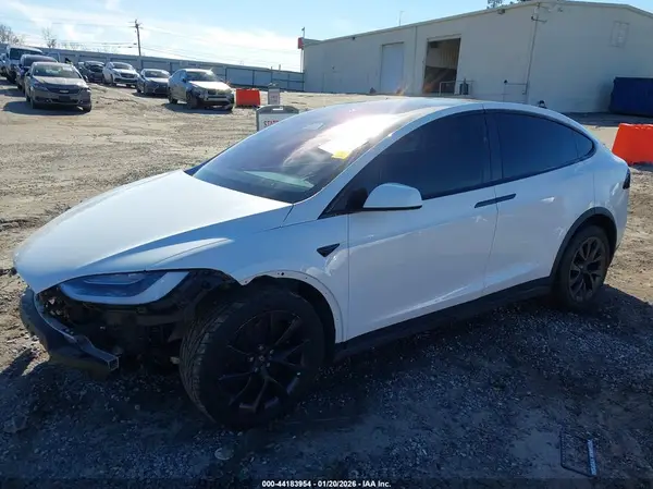 7SAXCDE58PF368989 2023 TESLA MODEL X - Image 2