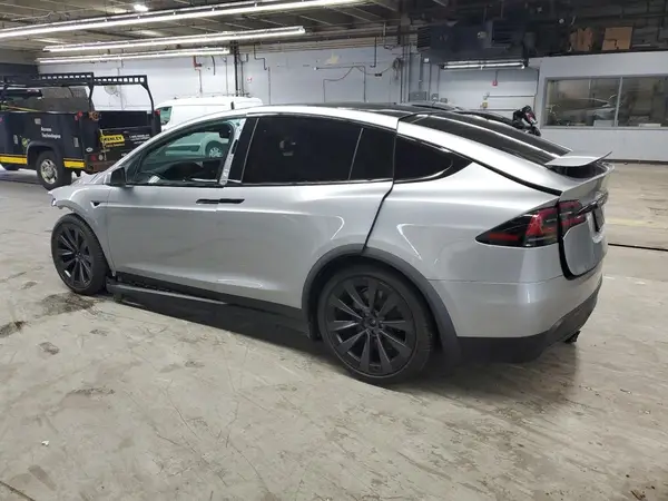 7SAXCDE58RF456637 2024 TESLA MODEL X - Image 2