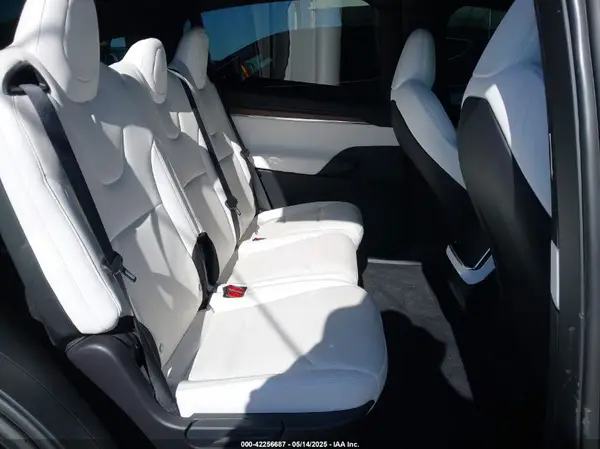7SAXCDE5XNF335585 2022 TESLA MODEL X - Image 8