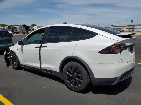 7SAXCDE5XNF350572 2022 TESLA MODEL X - Image 2