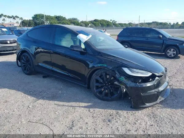 7SAXCDE5XNF356582 2022 TESLA MODEL X - Image 1
