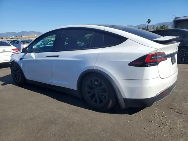 7SAXCDE5XNF360177 2022 TESLA MODEL X - Image 2