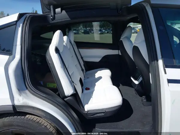 7SAXCDE5XPF377337 2023 TESLA MODEL X - Image 8