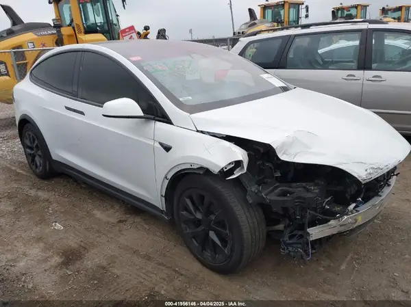 7SAXCDE5XPF381341 2023 TESLA MODEL X - Image 1