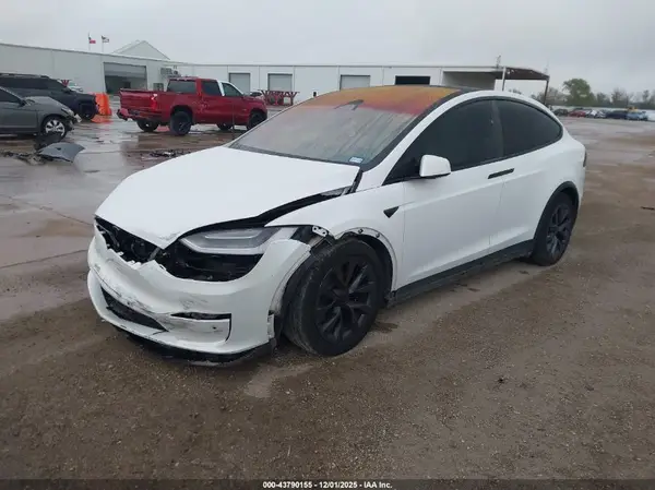 7SAXCDE5XPF381775 2023 TESLA MODEL X - Image 2