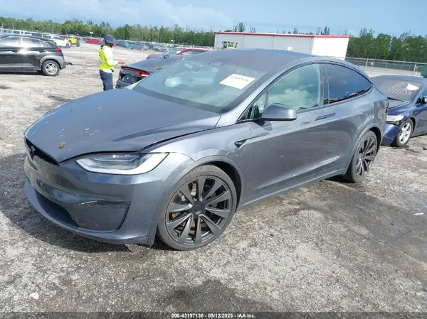 7SAXCDE5XPF385549 2023 TESLA MODEL X - Image 2
