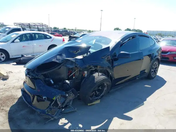 7SAXCDE5XPF413723 2023 TESLA MODEL X - Image 2