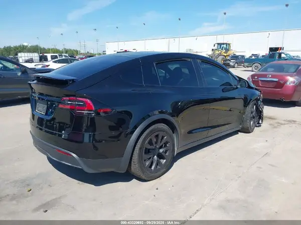 2023 TESLA MODEL X IAAI lot 43320692 auction photo 4