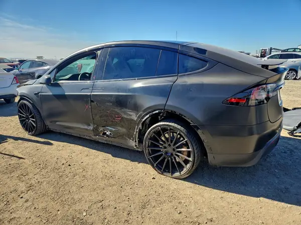 7SAXCDE5XRF447857 2024 TESLA MODEL X - Image 2