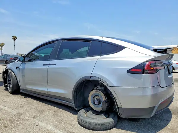 7SAXCDE5XRF457160 2024 TESLA MODEL X - Image 2