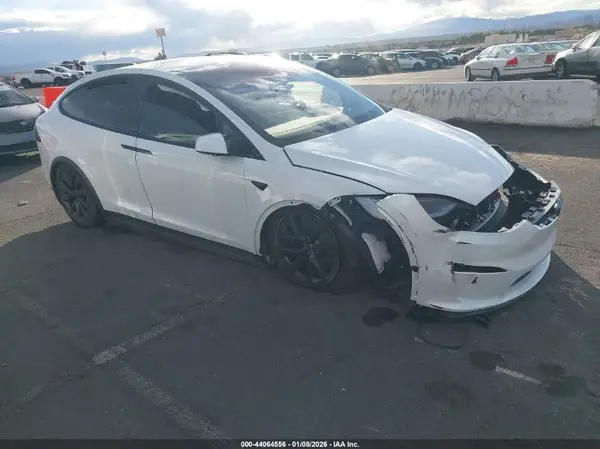 7SAXCDE5XSF465748 2025 TESLA MODEL X - Image 1