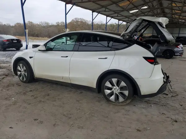 7SAYGAEE0NF307379 2022 TESLA MODEL Y - Image 2