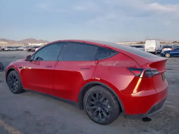 7SAYGAEE0NF341449 2022 TESLA MODEL Y - Image 2