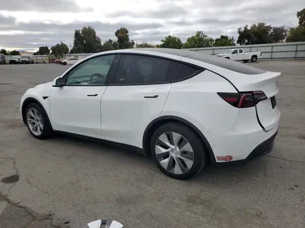 7SAYGAEE0NF358624 2022 TESLA MODEL Y - Image 2