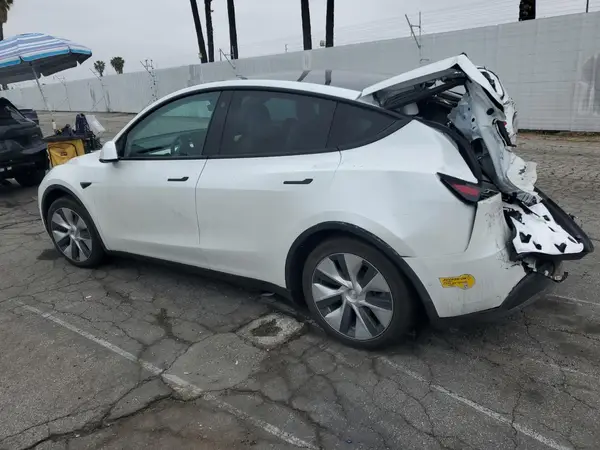 7SAYGAEE0NF360454 2022 TESLA MODEL Y - Image 2