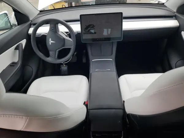 7SAYGAEE0NF360454 2022 TESLA MODEL Y - Image 8