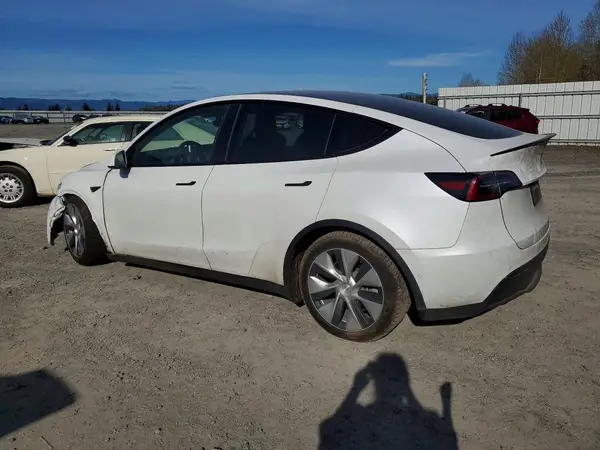 7SAYGAEE0NF365928 2022 TESLA MODEL Y - Image 2